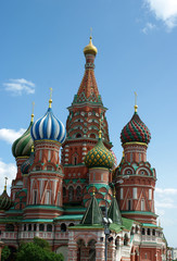 Fototapeta na wymiar Cathédrale Saint-Basile sur la place rouge de Moscou