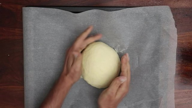 preparare l'impasto per il pane da mettere al forno