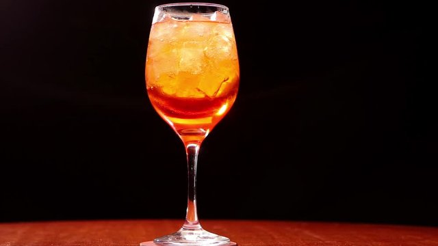 Drink de gim com laranja