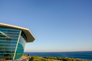 Fototapeta premium house on the beach with blue sky gradient