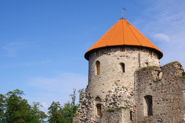 Fototapeta na wymiar Donjon du château de Cesis, Lettonie