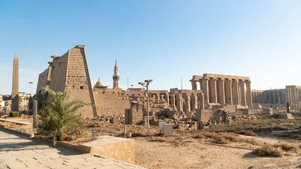 Foto op Plexiglas Luxor Temple in Luxor, ancient Thebes, Egypt. Luxor Temple is a large Ancient Egyptian temple complex located on the east bank of the Nile River and was constructed approximately 1400 BCE. © merlin74