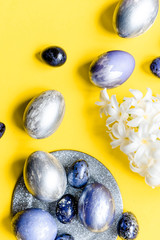 Easter is coming. Small preparations. We paint eggs with the whole family.