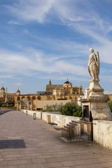 Obraz premium Empty Roman Bridge of Cordoba during Coronavirus outbreak in Spain