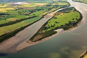 Shoalhaven River in Australia across the country side