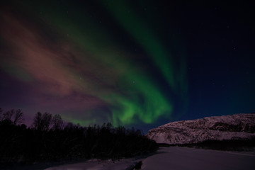Polarlicht, Fluss Eibyelva, Alta, Norwegen