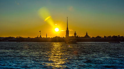 Naklejka premium sunset_on_Neva_river
