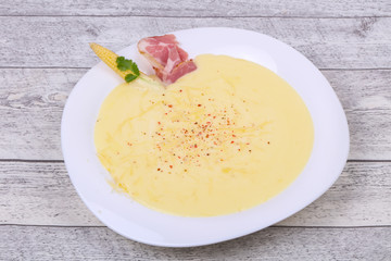 Cheese soup with bacon