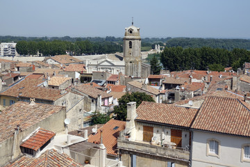 Fototapeta premium Arles mit Eglise Saint-Julien
