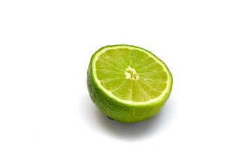 Fototapeta na wymiar Limonka (Citrus aurantifolia)