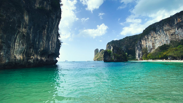 Lagoon-The blue sea and mountains on the island