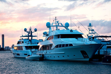 Fototapeta na wymiar Boats on the Miami Water