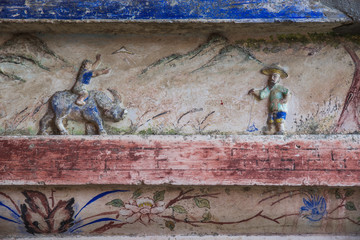 Some stone statues and artistic decorations in Chinese traditional temples