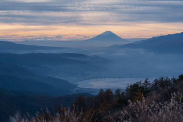 Obraz premium Mt Fuji sunrise from Takabocchi highlands