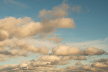 Fototapeta na wymiar Cumulus clouds in a blue sky