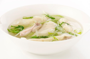 鶏手羽中入りスープ水餃子