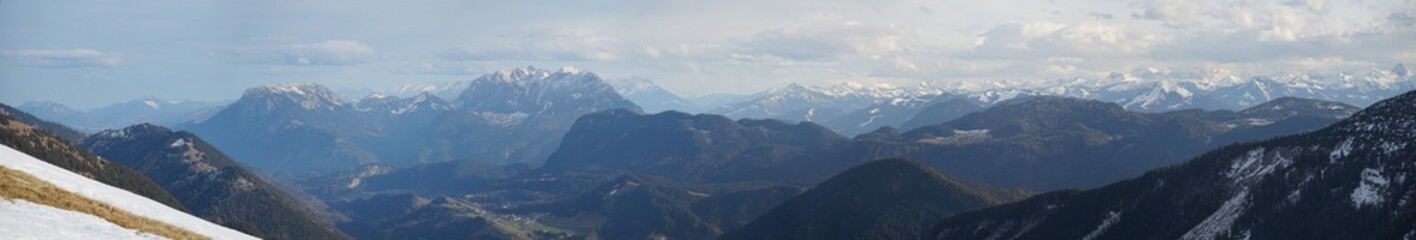 Fototapeta na wymiar Panorama Dezember 2020 vom Burgstein auf das Kaisergebirge