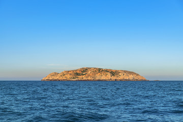 Fototapeta na wymiar Blue sky and sea on the island