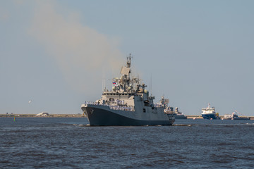 he frigate Tarkash of the Indian Navy passes near Kronstadt during a rehearsal for the naval parade. July 25, 2019.