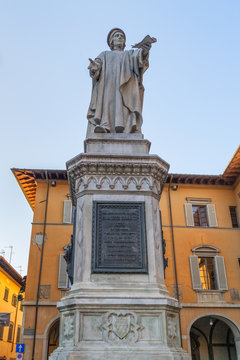 Monumento a Francesco Di Marco Datini citt&agrave; di Prato