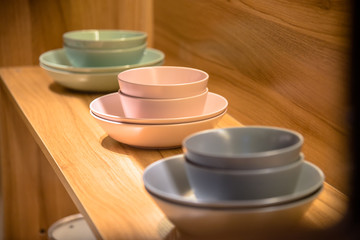 During the family dinner on weekends, wash and cook in the kitchen