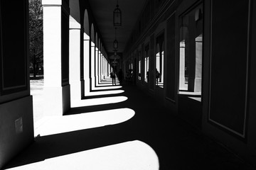 B&W columns