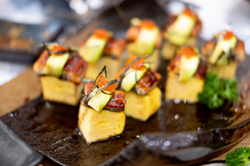 Set tamagoyaki sushi roll