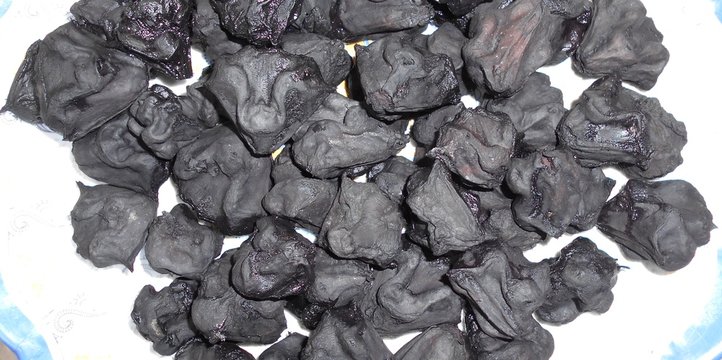 Freshly Boiled Water Chestnut (Singhara in Urdu), also known as Eleocharis dulcis, or the Chinese Water Chestnut, in close-up.