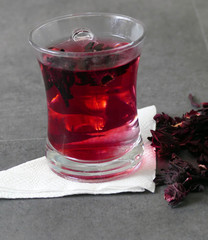 herbal tea, dry hibiskus flower, immune booster, © kodbanker