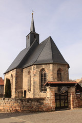 Fototapeta na wymiar Dorfkirche im thüringischen Freienorla