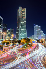 Fototapeta premium ランドマークタワーの軌跡