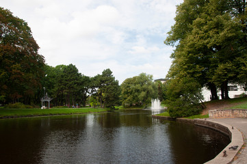 Fototapeta na wymiar pond in the park