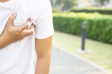 Men have chest pain while running.