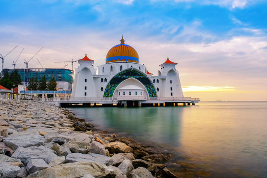 Malacca Straits Mosque ( Masjid Selat Melaka), It is a mosque located on the man-made Malacca Island near Malacca Town, Malaysia