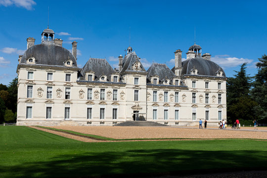 cheverny palace in the loire valley, france