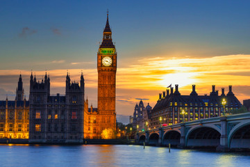 Fototapeta premium Big Ben and Westminster Bridge in London at sunset, UK