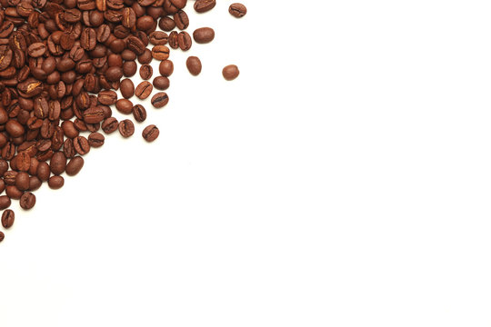 roasted coffee beans on a white background, roasted arabica, grains of arabica, grains of rabusta, coffee beans texture, white background, arabica on a white background, rabusta on a white background
