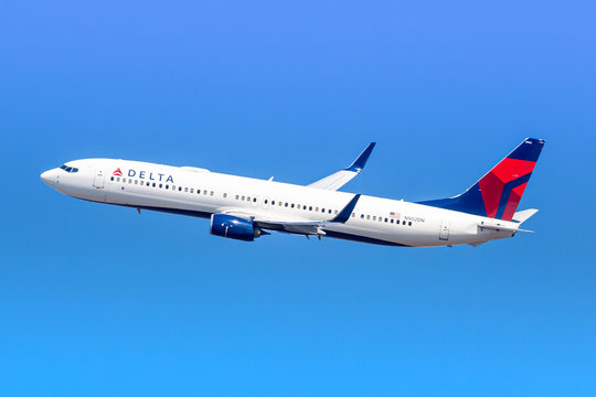 Delta Air LinesBoeing 737 airplane at New York JFK
