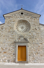 Fototapeta premium Facade of Santa Margherita del Gruagno Church in Moruzzo, Italy