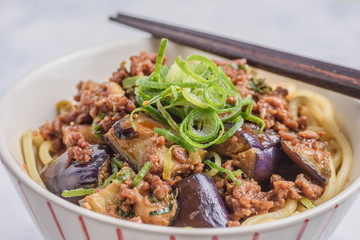 茄子の肉味噌ヌードル