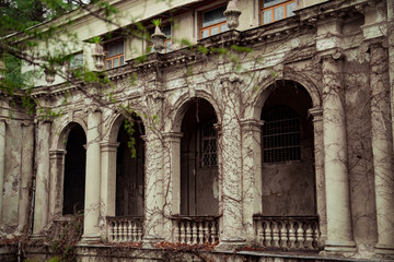 Obraz premium the old ,grey castle