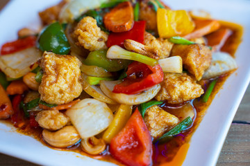 stir fried chicken with cashew nuts