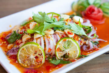 steamed squid with spicy and sour sauce