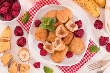 Banana fritters.