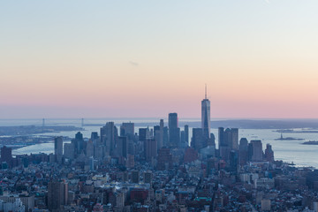 Fototapeta premium Sunset landscape in New York with Manhattan skyline