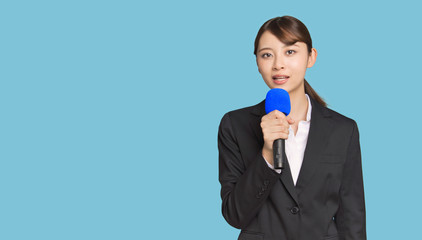 女性アナウンサー