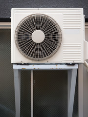Fototapeta premium エアコンの室外機