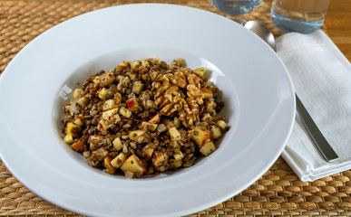 Linsensalat mit Walnüssen