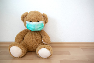 Teddy bear with face mask © BirgitKorber