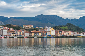 Fototapeta na wymiar fishing town of ribadesella in asturias, Spain